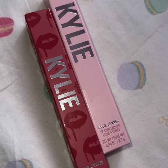Lip Kit - Kylie Jenner - Picture 3 of 9